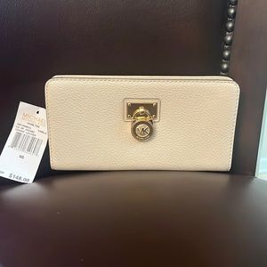 NWT Michael Kors vanilla large Genuine Leather wallet
